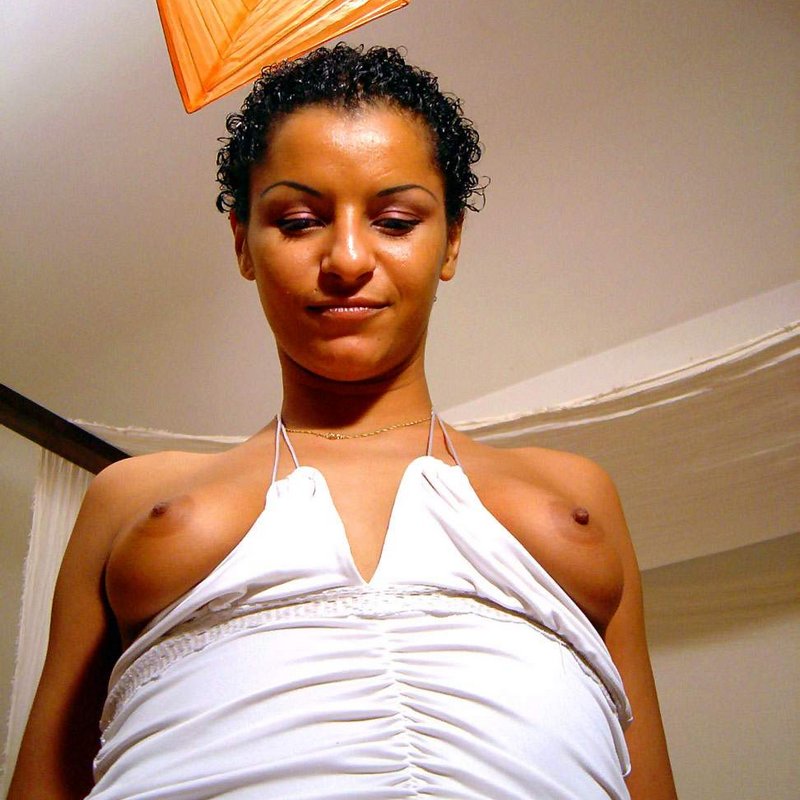 Laure 33 Escort Le Petit-Catillon